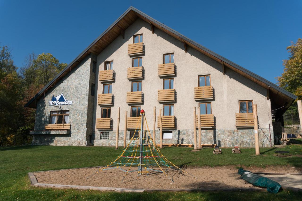 Profamily Hotel Top Benecko Eksteriør billede